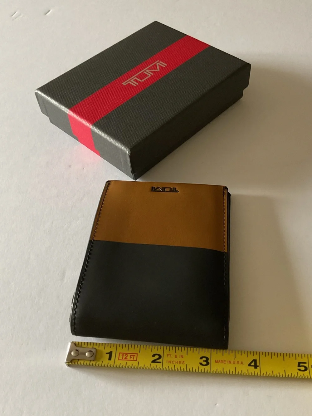 TUMI NASSAU DOUBLE BILLFOLD WALLET BLACK GOLDEN BROWN NEW IN BOX